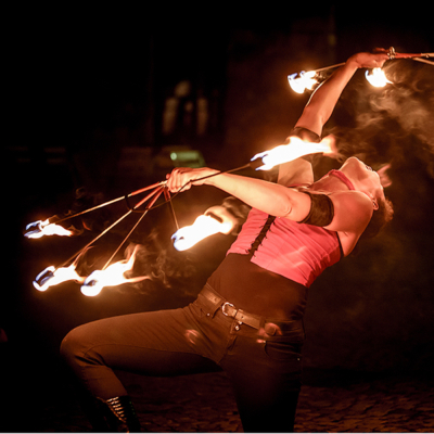 Feuershow Künstlerin Guggi