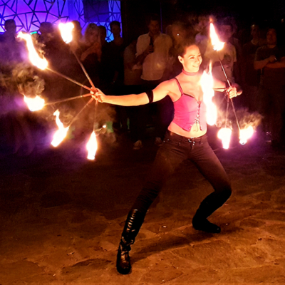 Feuershow Künstlerin Guggi