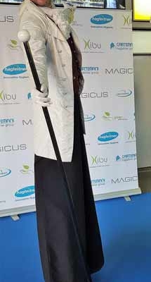 Stelzengeher Christopher buchen