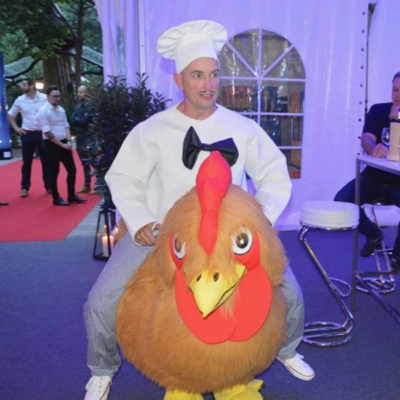 Walking Act verrücktes Huhn mit Koch