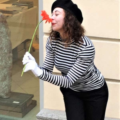 Pantomime Walking Act