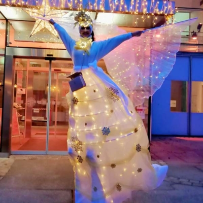 Stelzenartistin buchen